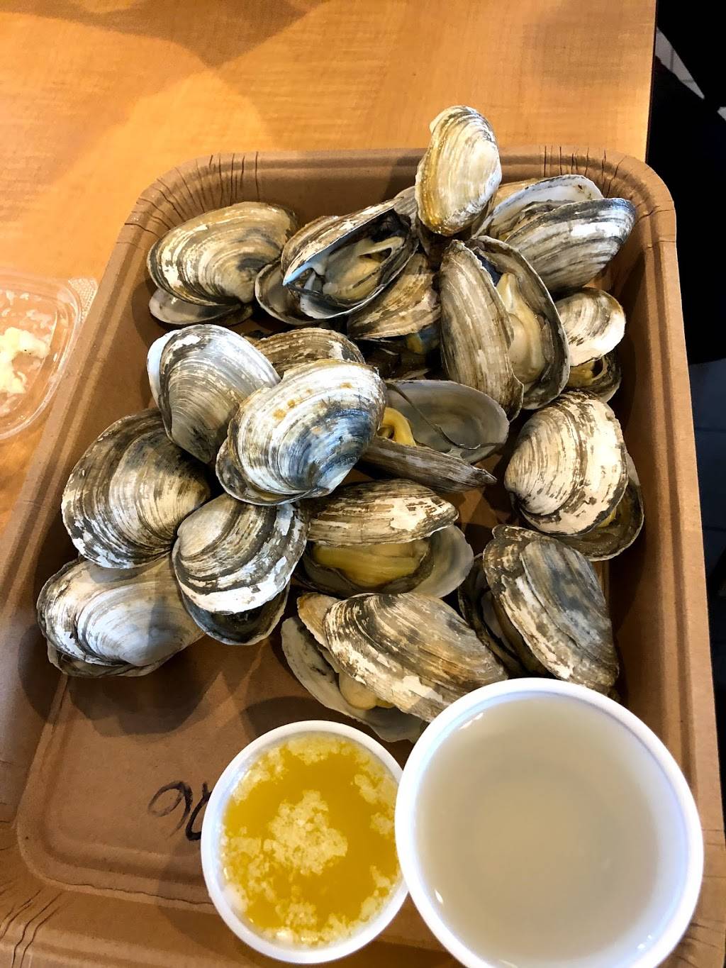 Harraseeket Lunch and Lobster Company | restaurant | 36 Main St, South Freeport, ME 04078, USA | 2078653535 OR +1 207-865-3535