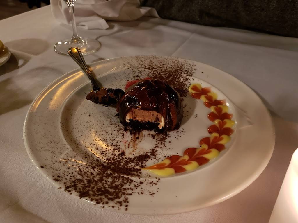 Russells Restaurant & Loft | restaurant | 3305 Monte Villa Pkwy, Bothell, WA 98021, USA | 4258928492 OR +1 425-892-8492