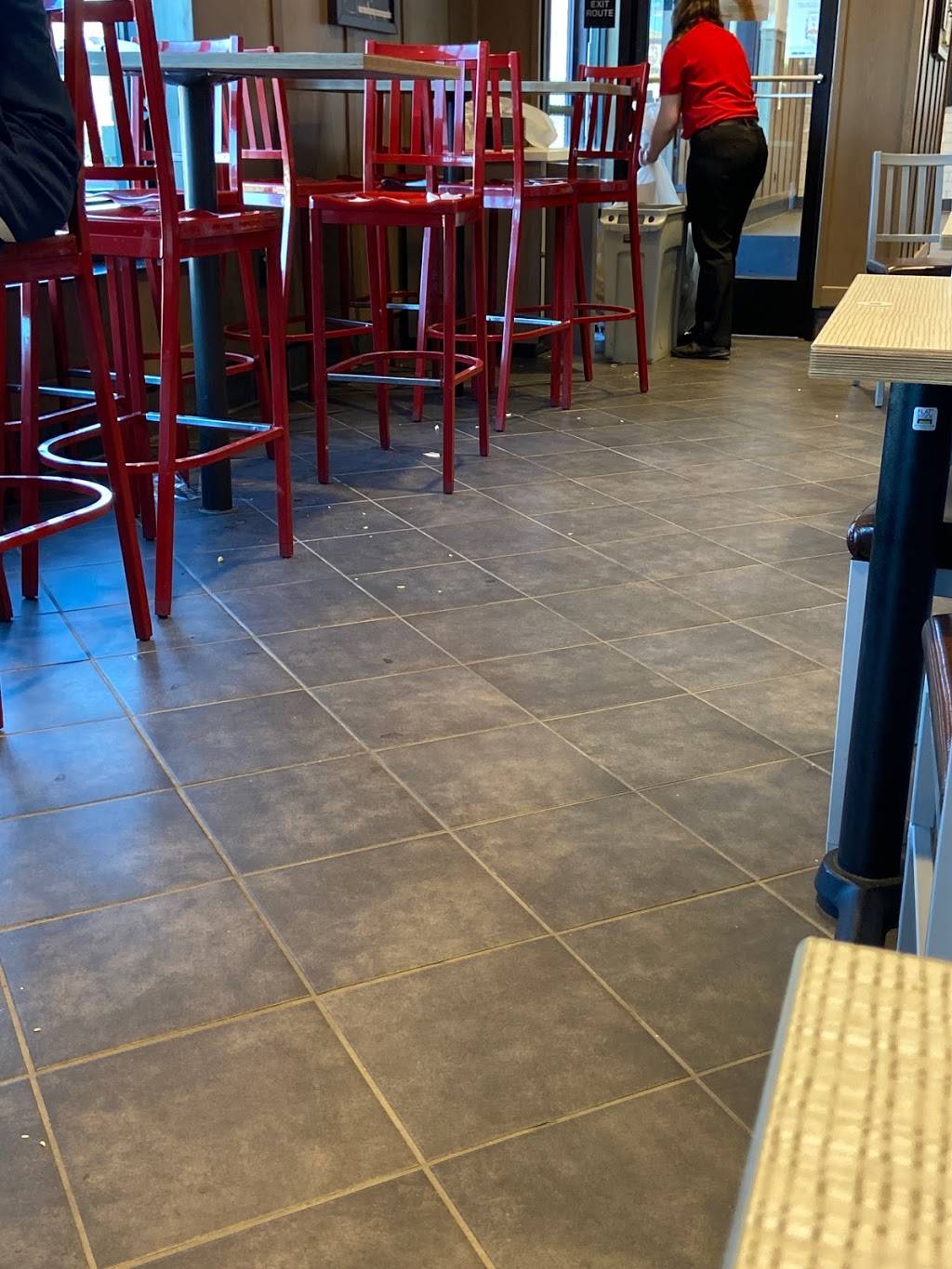 Chick-fil-A | restaurant | 18601 Dexter Ave, Lake Elsinore, CA 92532, USA | 9514711123 OR +1 951-471-1123