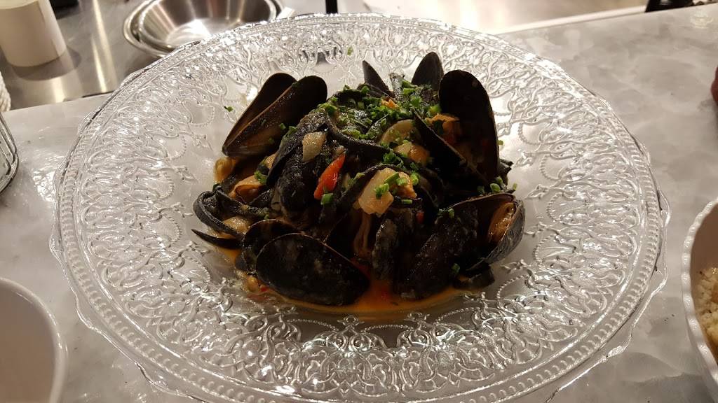 Sfoglina | restaurant | 4445 Connecticut Ave NW, Washington, DC 20008, USA | 2025251402 OR +1 202-525-1402