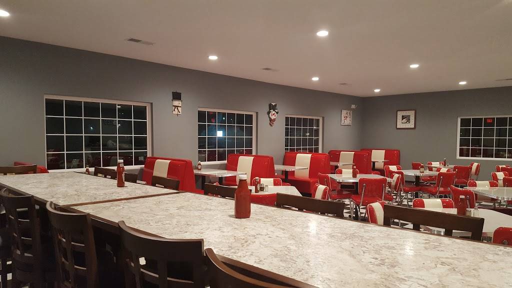 Frostys Fun Center | restaurant | 15 Cedar Ln, Santa Claus, IN 47579, USA | 8125443338 OR +1 812-544-3338