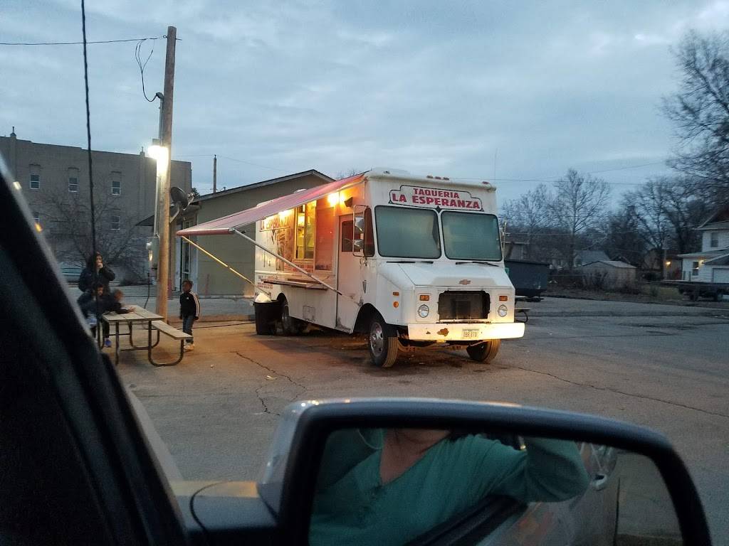 Taqueria La Esperanza | restaurant | 1547 E Grand Ave, Des Moines, IA 50316, USA | 5154023341 OR +1 515-402-3341