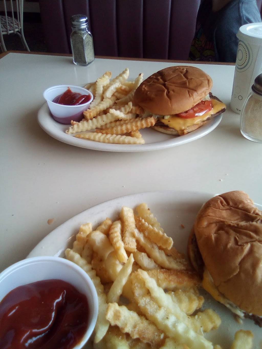 Pizza Shoppe | restaurant | 113 W State St #8048, Mancelona, MI 49659, USA | 2315875162 OR +1 231-587-5162