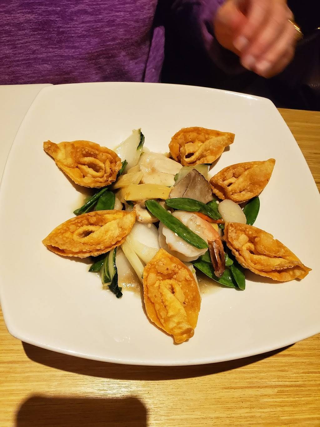 Gim Ling Restaurant | restaurant | 31402 Harper Ave, St Clair Shores, MI 48082, USA | 5862960070 OR +1 586-296-0070