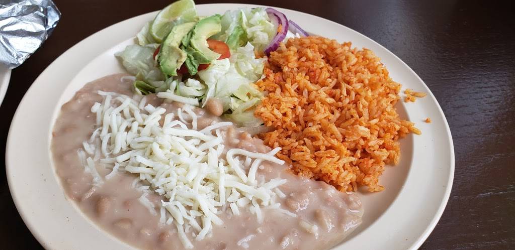 Birrieria y taqueria Apatzingan | restaurant | 3405 S Mooney Blvd, Visalia, CA 93277, USA | 5596368226 OR +1 559-636-8226