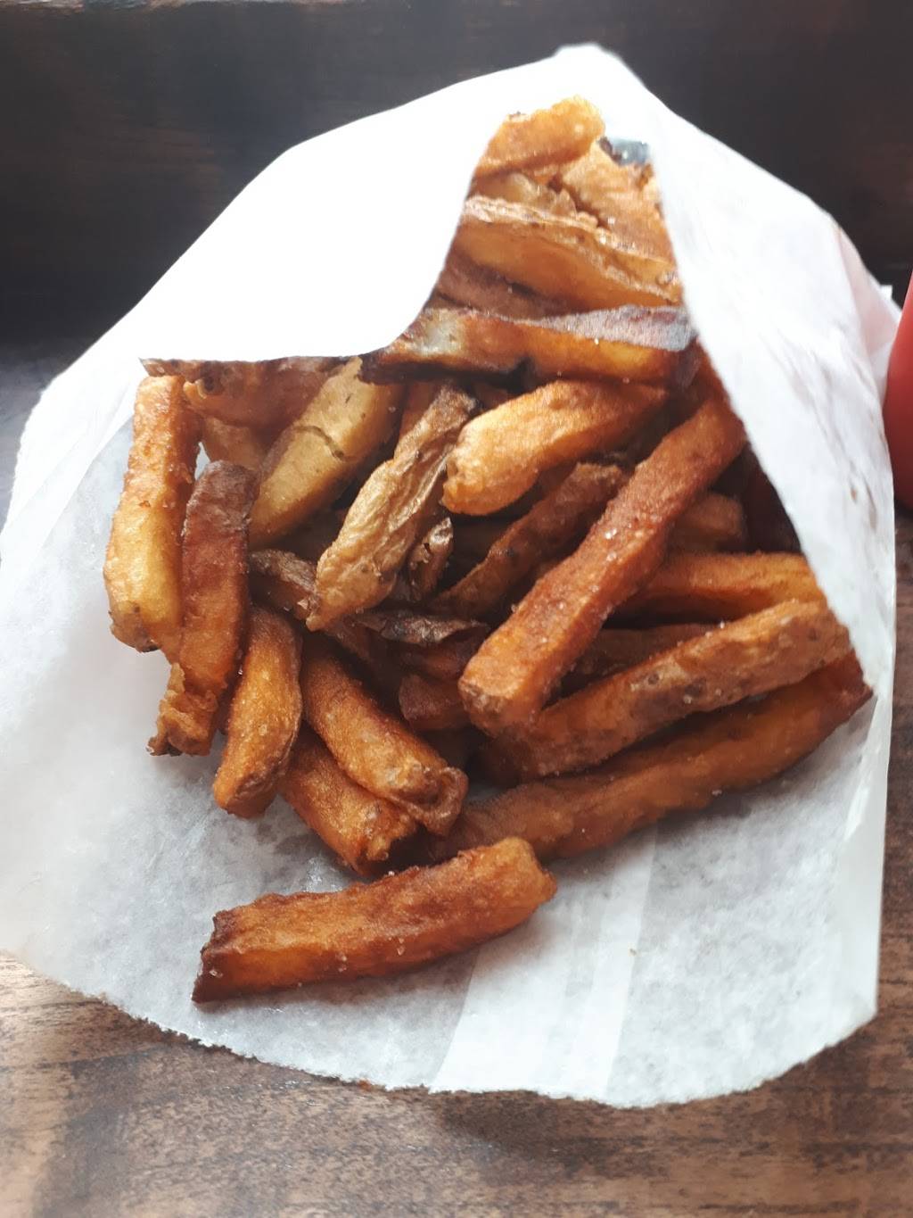 Delirious Burger Co. | restaurant | 1008 King St W, Hamilton, ON L8S 1L3, Canada | 9053931022 OR +1 905-393-1022