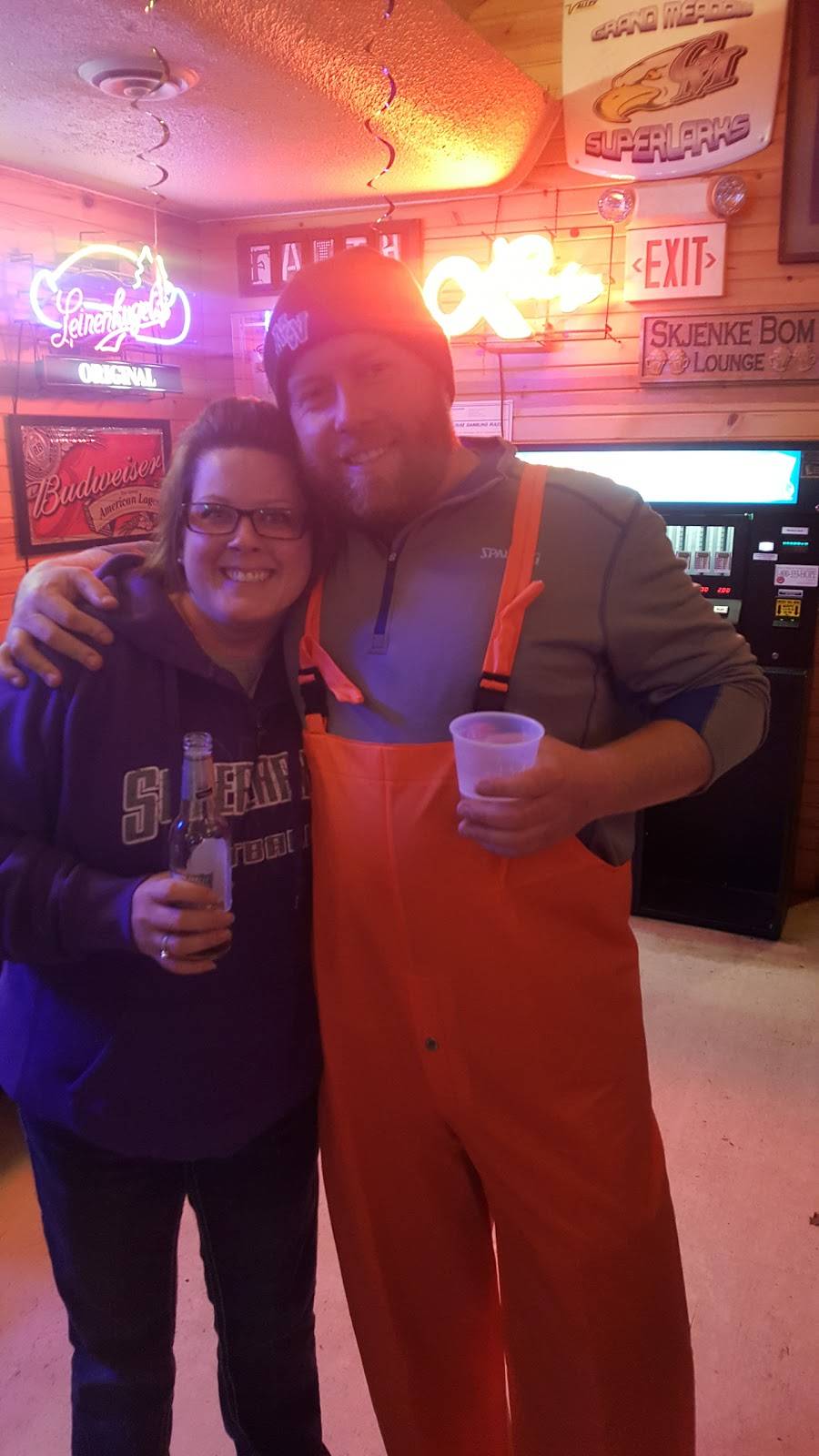 Skjenke Bom Lounge | restaurant | 208 4th Ave NE, Grand Meadow, MN 55936, USA | 5077545050 OR +1 507-754-5050