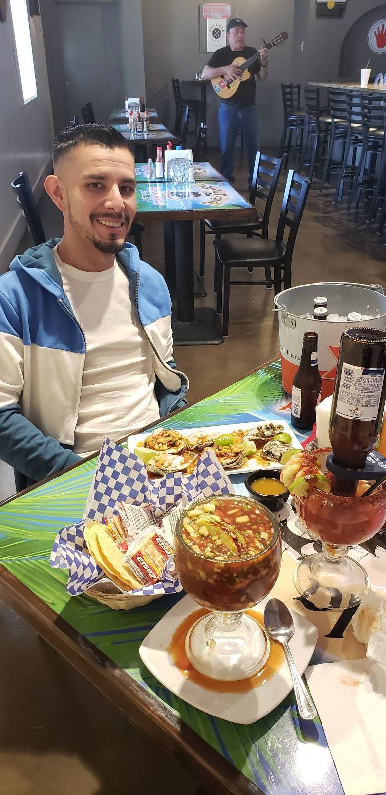 Perla Negra Mexican Seafood | restaurant | 61 E University Dr, Mesa, AZ 85201, USA | 4803619173 OR +1 480-361-9173