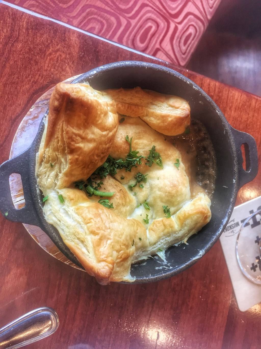 Kellys Kitchen Pub | restaurant | 5 Manitoba St, Bracebridge, ON P1L 1S4, Canada | 7056400222 OR +1 705-640-0222