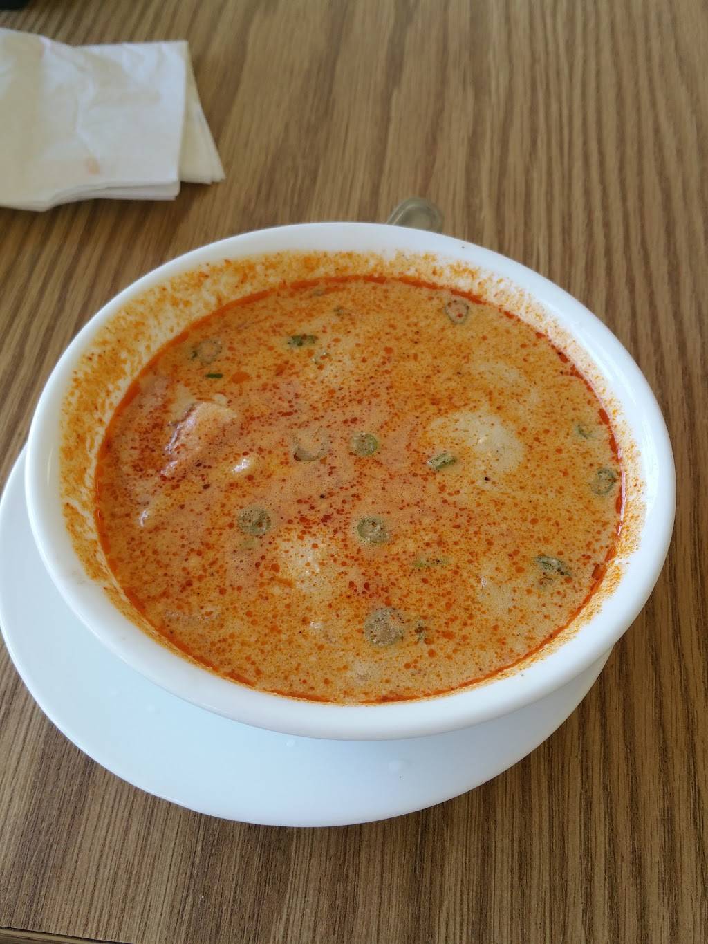 Tom Yum Koong Restaurant | restaurant | 11 Forest St, Medford, MA 02155, USA | 7813930888 OR +1 781-393-0888