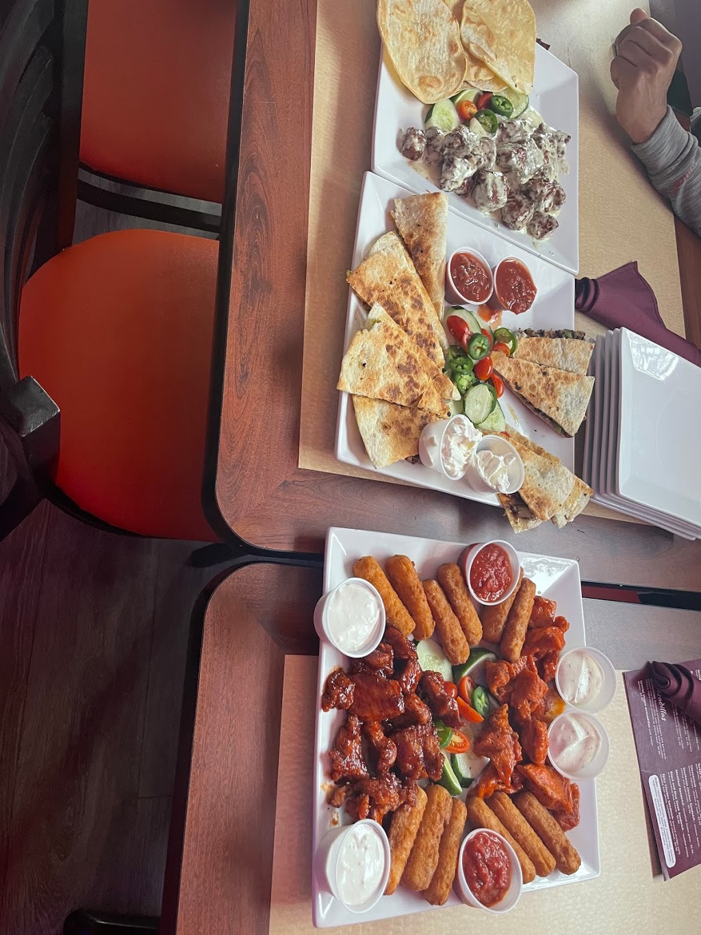 Waves of wine | restaurant | 735 Roosevelt Ave, Carteret, NJ 07008, USA | 7323520295 OR +1 732-352-0295