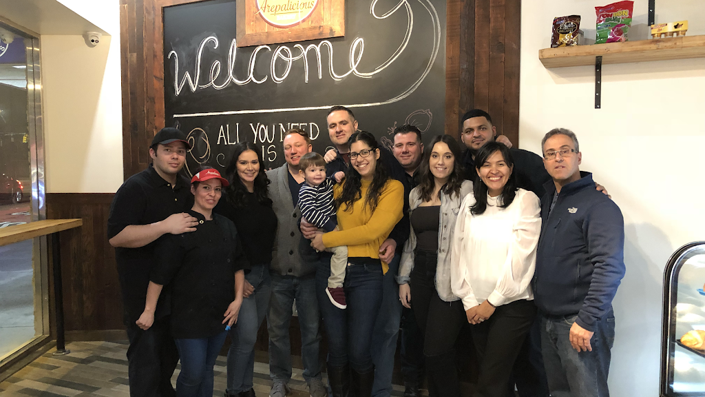 Arepalicious | restaurant | 137-20 Cross Bay Blvd, Ozone Park, NY 11417, USA | 7184806049 OR +1 718-480-6049