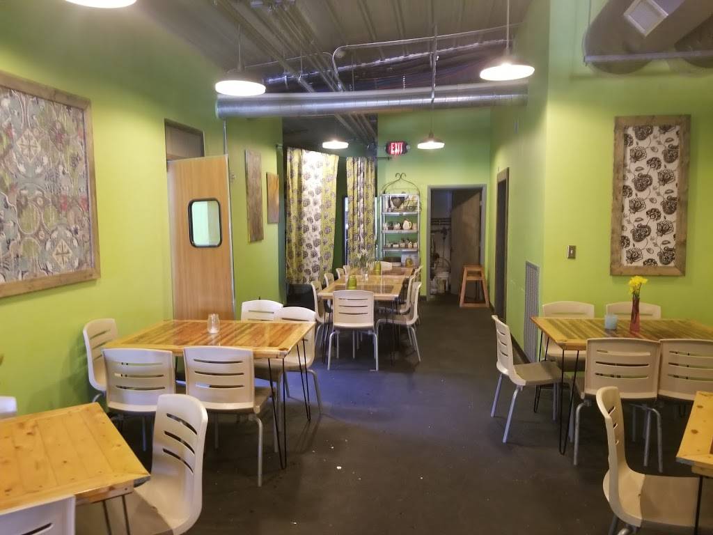 Blossom & Cellar Door Craft Cavern | restaurant | 750 W Main St b, Hendersonville, TN 37075, USA | 6154312186 OR +1 615-431-2186