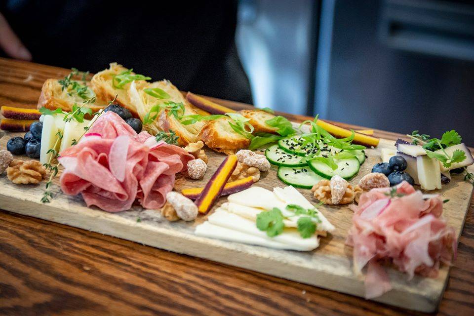 Tobins Market | restaurant | 197 Jackson St, Charleston, SC 29403, USA | 8437934130 OR +1 843-793-4130