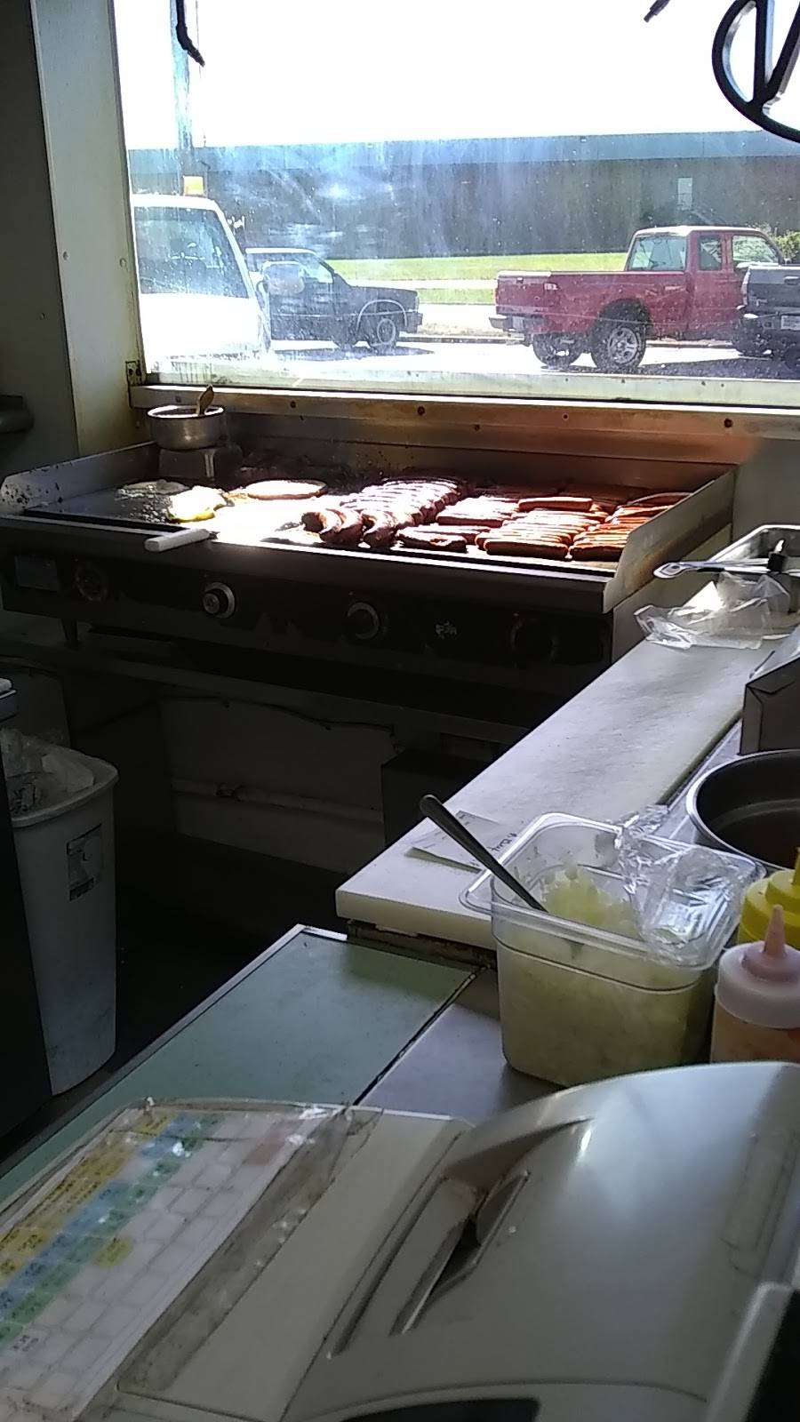 Tubbys Hot Dogs | restaurant | 4542 E Princess Anne Rd, Norfolk, VA 23502, USA | 7578553911 OR +1 757-855-3911