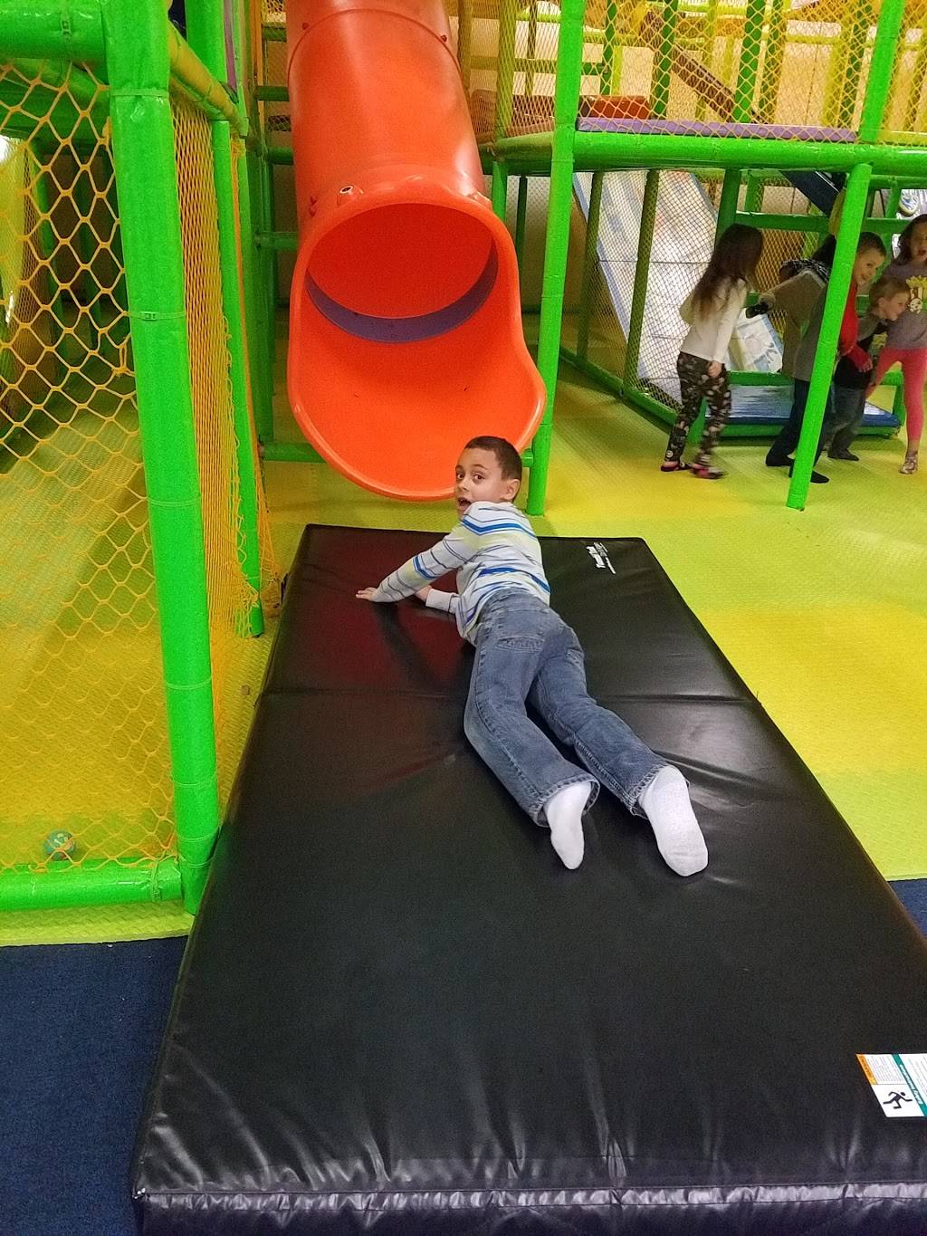 FunVille Playground and Cafe Chesapeake | cafe | 4300 Portsmouth Blvd Suite 270B, Chesapeake, VA 23321, USA | 7579679122 OR +1 757-967-9122