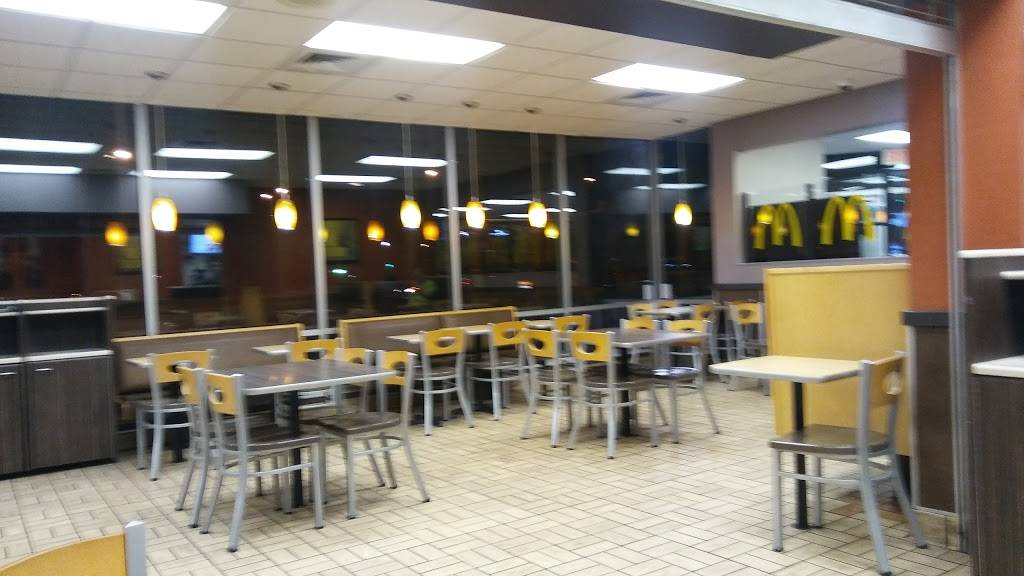 McDonalds | cafe | 1032 E State St, Rockford, IL 61104, USA | 8159632495 OR +1 815-963-2495