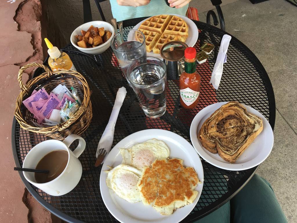 Stoagies Family Room Cafe | restaurant | 91 E Chicago St, Coldwater, MI 49036, USA | 5172787820 OR +1 517-278-7820