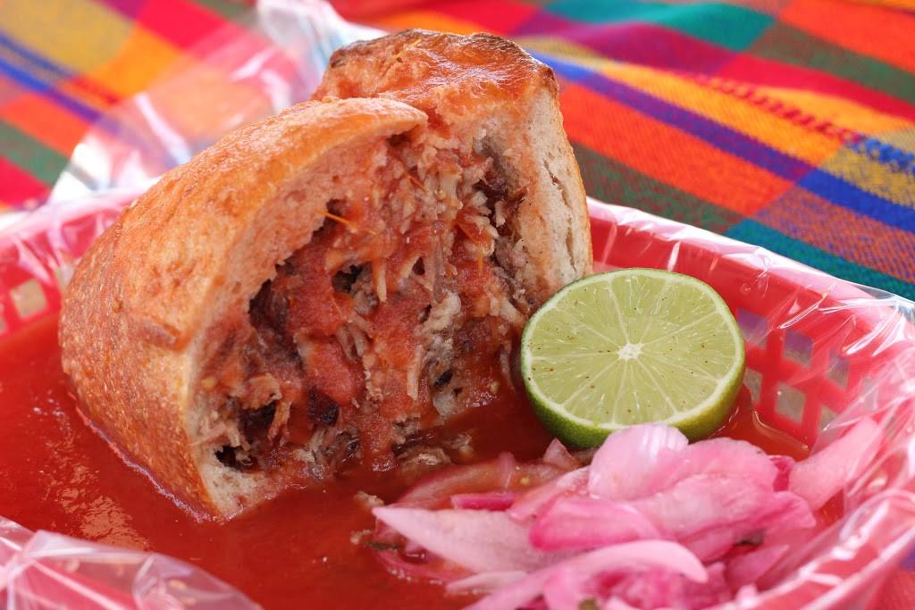 Tortas Ahogadas El Chivito | restaurant | 204 Crossroads Blvd, Balcones Heights, TX 78201, USA | 2103699638 OR +1 210-369-9638