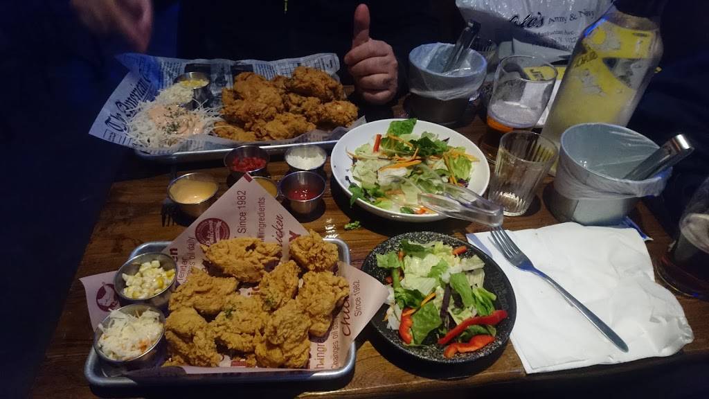 Pelicana Chicken | restaurant | 941 Manhattan Ave, Brooklyn, NY 11222, USA | 7183492172 OR +1 718-349-2172