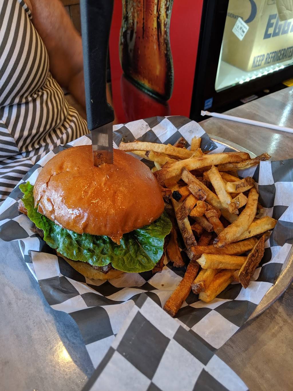 Burgher Burger | restaurant | 108 4th St, Irwin, PA 15642, USA | 7245905505 OR +1 724-590-5505