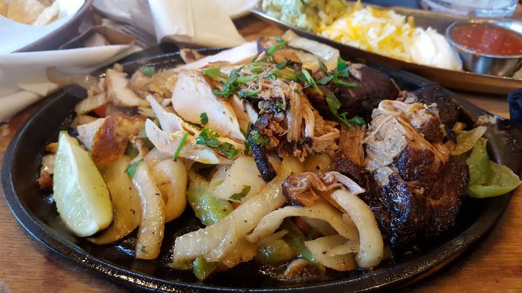 Chilis Grill & Bar | meal takeaway | 1905 N Prospect Ave, Champaign, IL 61822, USA | 2173982161 OR +1 217-398-2161