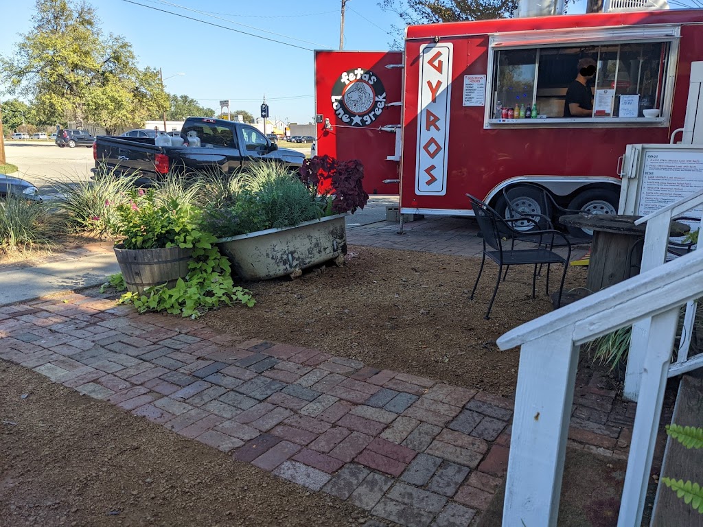 Fetas Lone Star Greek | restaurant | 300-316 E Oak St, Denton, TX 76201, USA | 9405950056 OR +1 940-595-0056