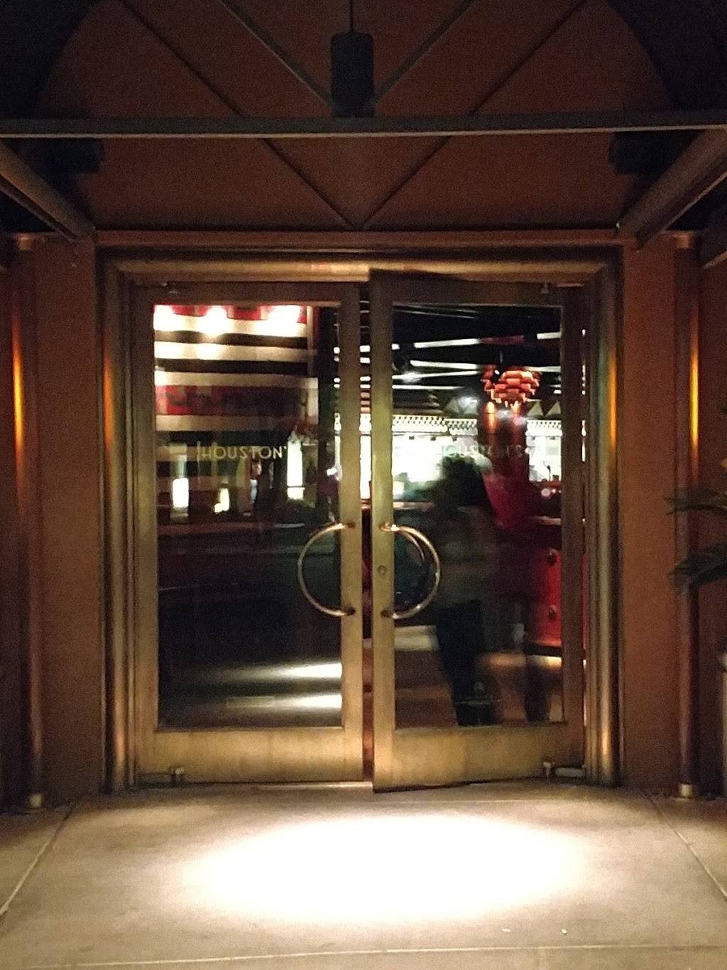 Houstons | restaurant | 6113 N Scottsdale Rd, Scottsdale, AZ 85250, USA | 4809227775 OR +1 480-922-7775