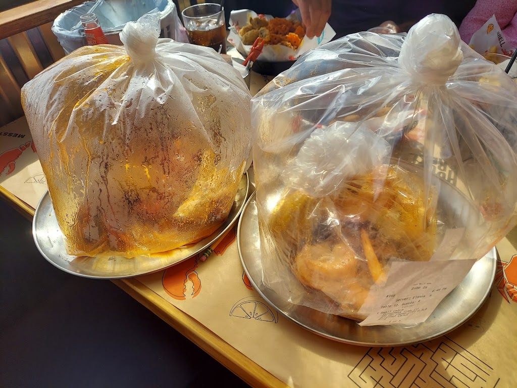 Hook & Reel Cajun Seafood & Bar | restaurant | 8 Orange Plaza Ln, Middletown, NY 10940, USA | 8452078820 OR +1 845-207-8820