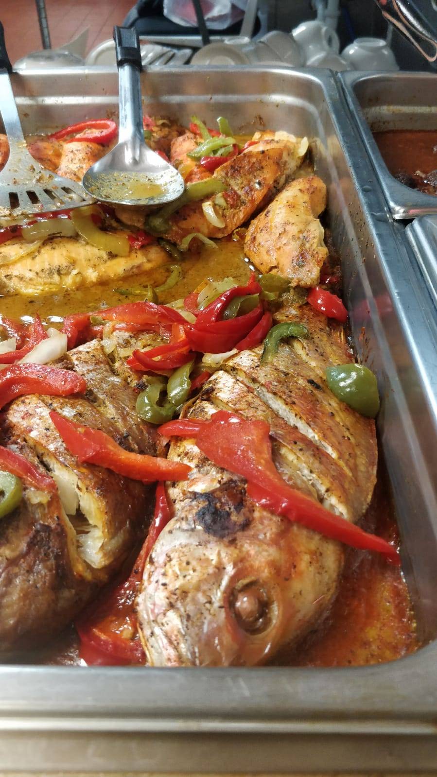 Collado Family Restaurant | restaurant | 624 N Maxwell St, Allentown, PA 18109, USA | 4842218444 OR +1 484-221-8444