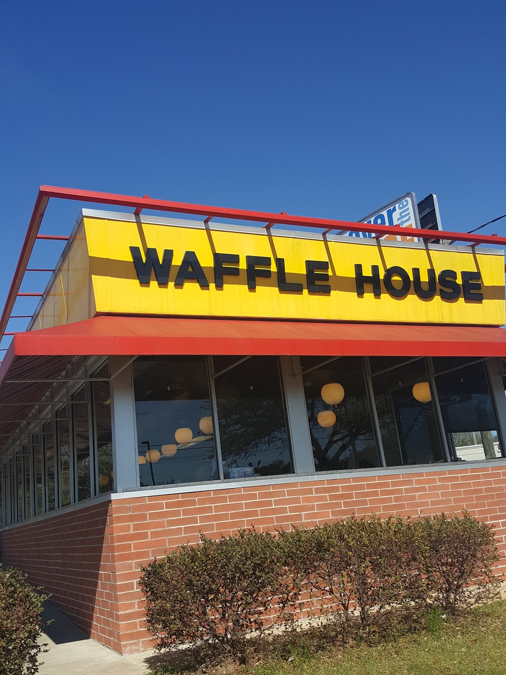 Waffle House | meal takeaway | 5610 Old Shell Rd, Mobile, AL 36608, USA | 2513449495 OR +1 251-344-9495