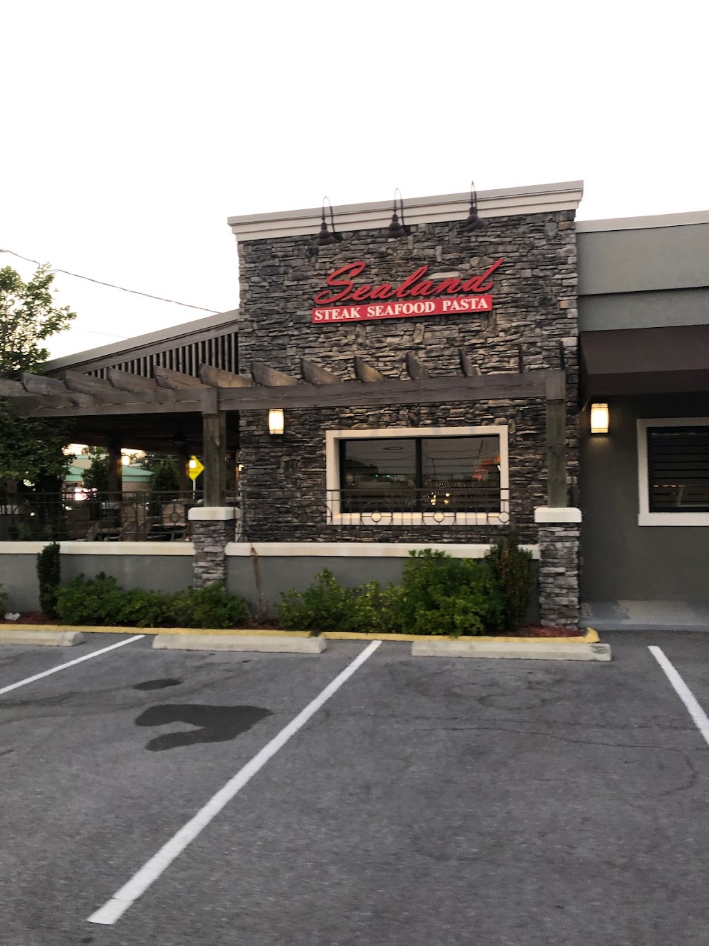 Sealand Restaurant | restaurant | 47 Miracle Strip Pkwy SE, Fort Walton Beach, FL 32548, USA | 8502440044 OR +1 850-244-0044