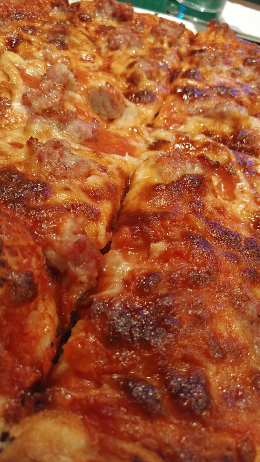 Michaels Pizza | restaurant | 125 Midland Ave, Port Chester, NY 10573, USA | 9149392241 OR +1 914-939-2241