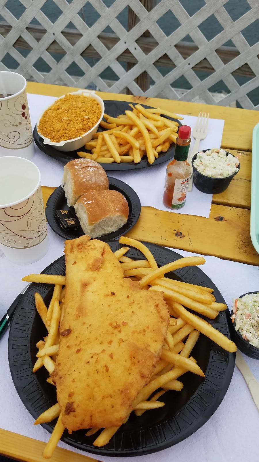 Shaws Fish & Lobster Wharf | restaurant | 129 ME-32 Suite A, New Harbor, ME 04554, USA | 2076772200 OR +1 207-677-2200