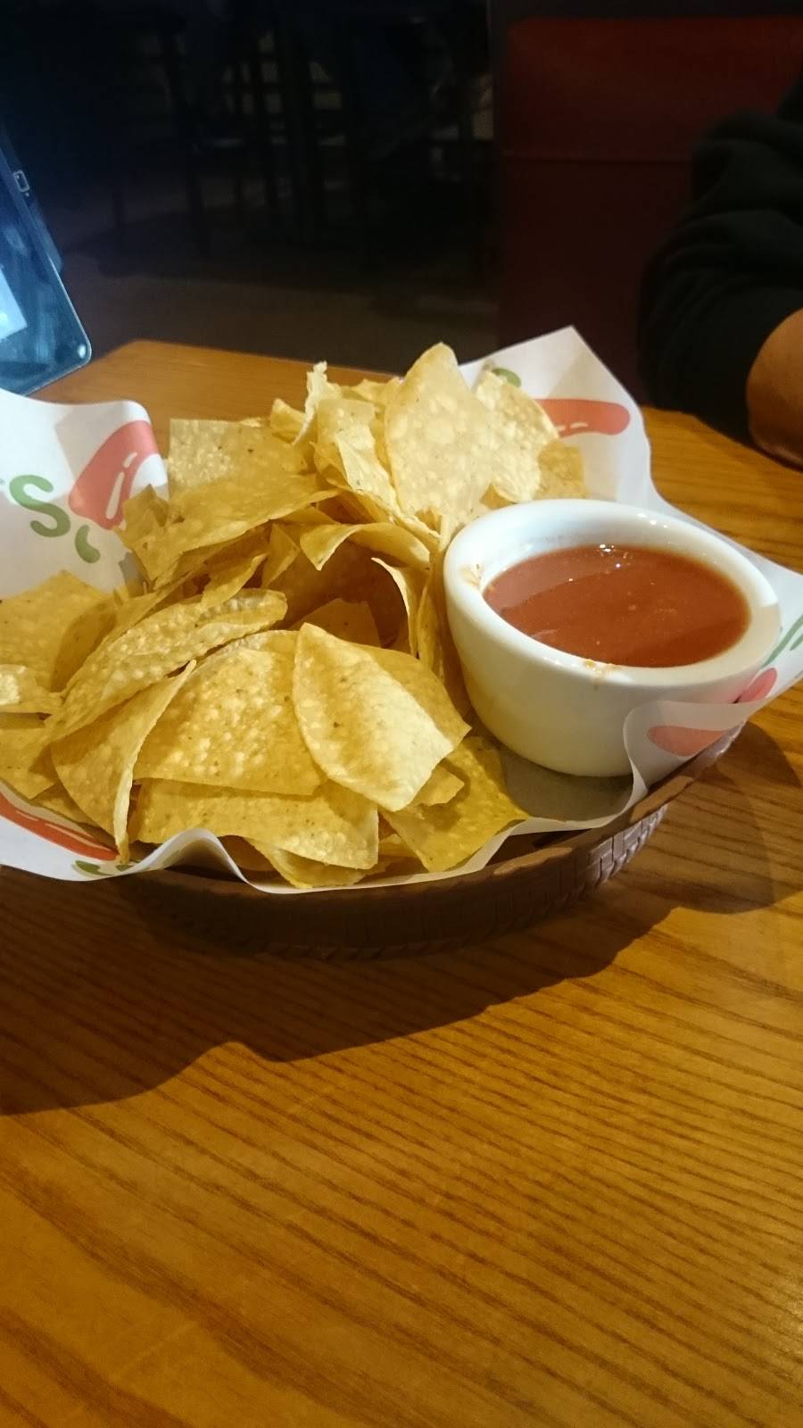 Chilis | meal takeaway | 901 West End Pointe Dr, Yukon, OK 73099, USA | 4053503796 OR +1 405-350-3796