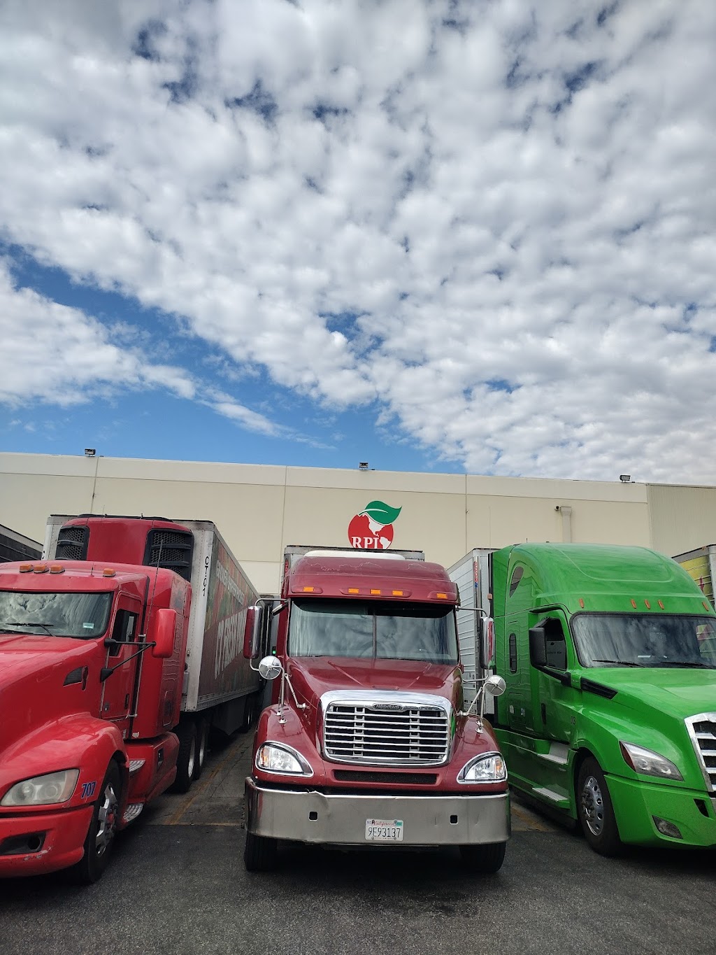 Roxford Produce International | bakery | 13287 Ralston Ave, Sylmar, CA 91342, USA | 8182709980 OR +1 818-270-9980