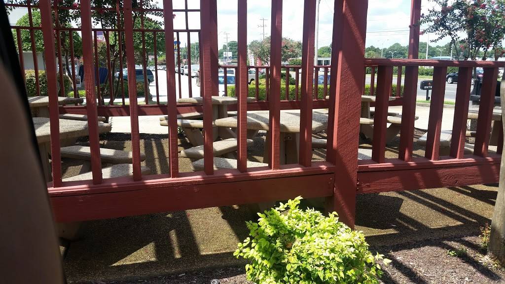 Back Yard Burgers | restaurant | 5091 Park Ave, Memphis, TN 38117, USA | 9017620733 OR +1 901-762-0733