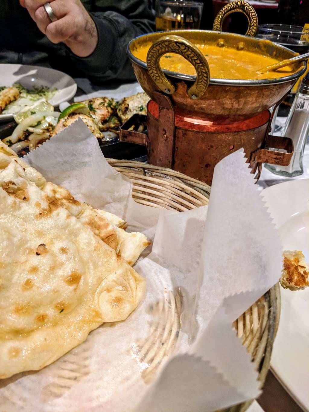 Taj Mahal Indian Restaurant | restaurant | 802 West Army Trail Road, Carol Stream, IL 60188, USA | 6302374445 OR +1 630-237-4445