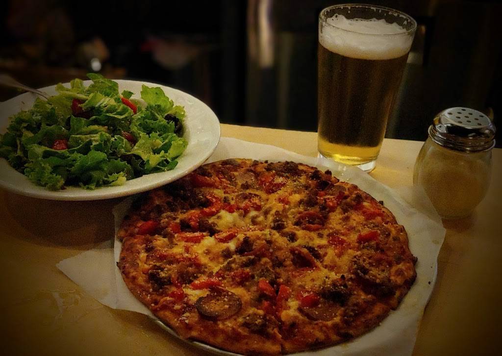 Lincoln Station Coffee/Pizza/Music | restaurant | 9360 Station St, Lone Tree, CO 80124, USA | 7204409386 OR +1 720-440-9386