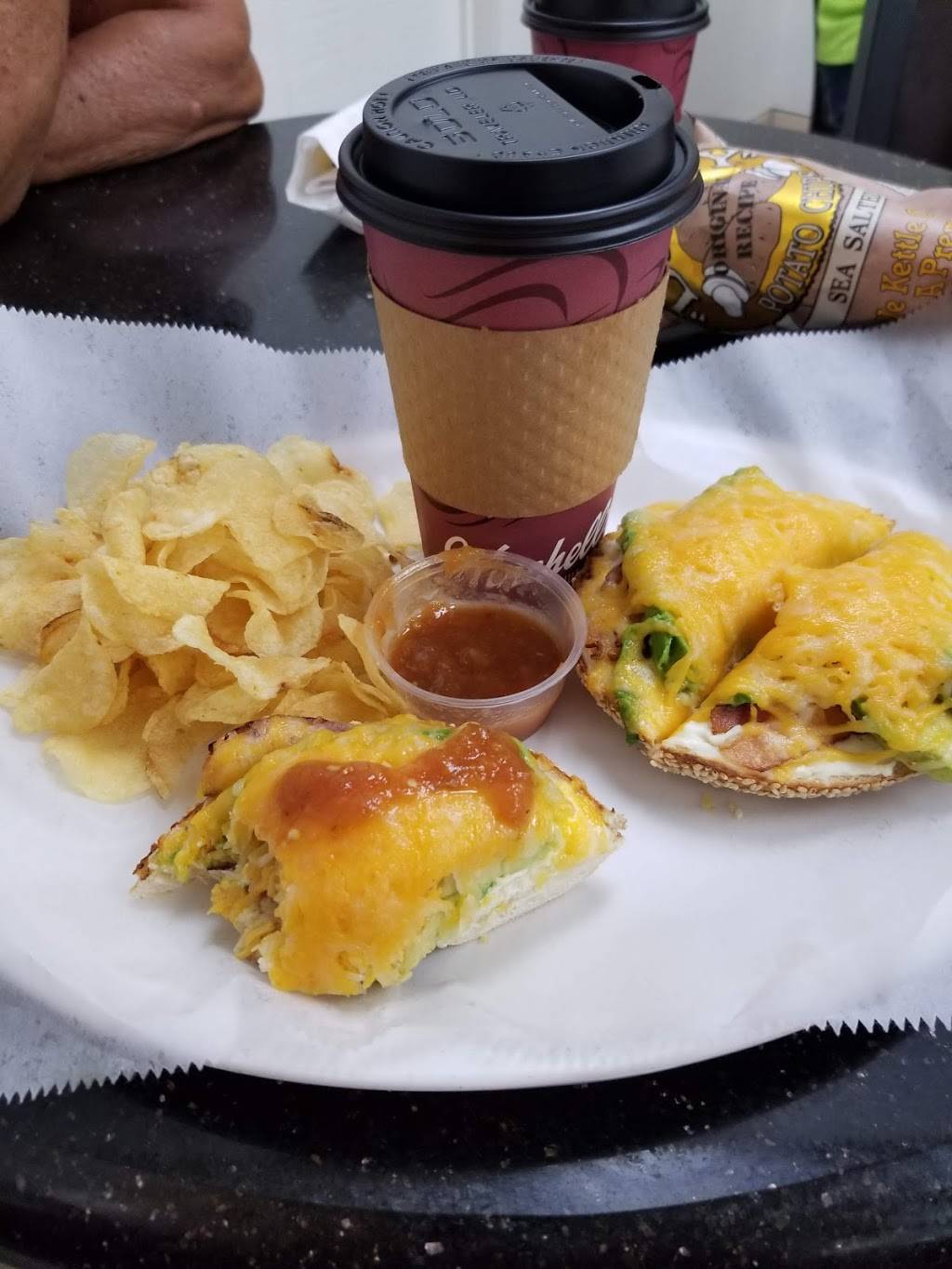 Winchells | cafe | 10801 Crenshaw Blvd, Inglewood, CA 90303, USA | 3106775825 OR +1 310-677-5825