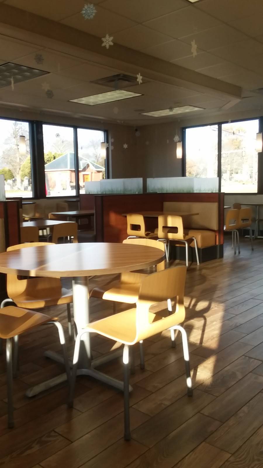 Wendys | restaurant | 25 Storey Ave, Newburyport, MA 01950, USA | 9784621317 OR +1 978-462-1317