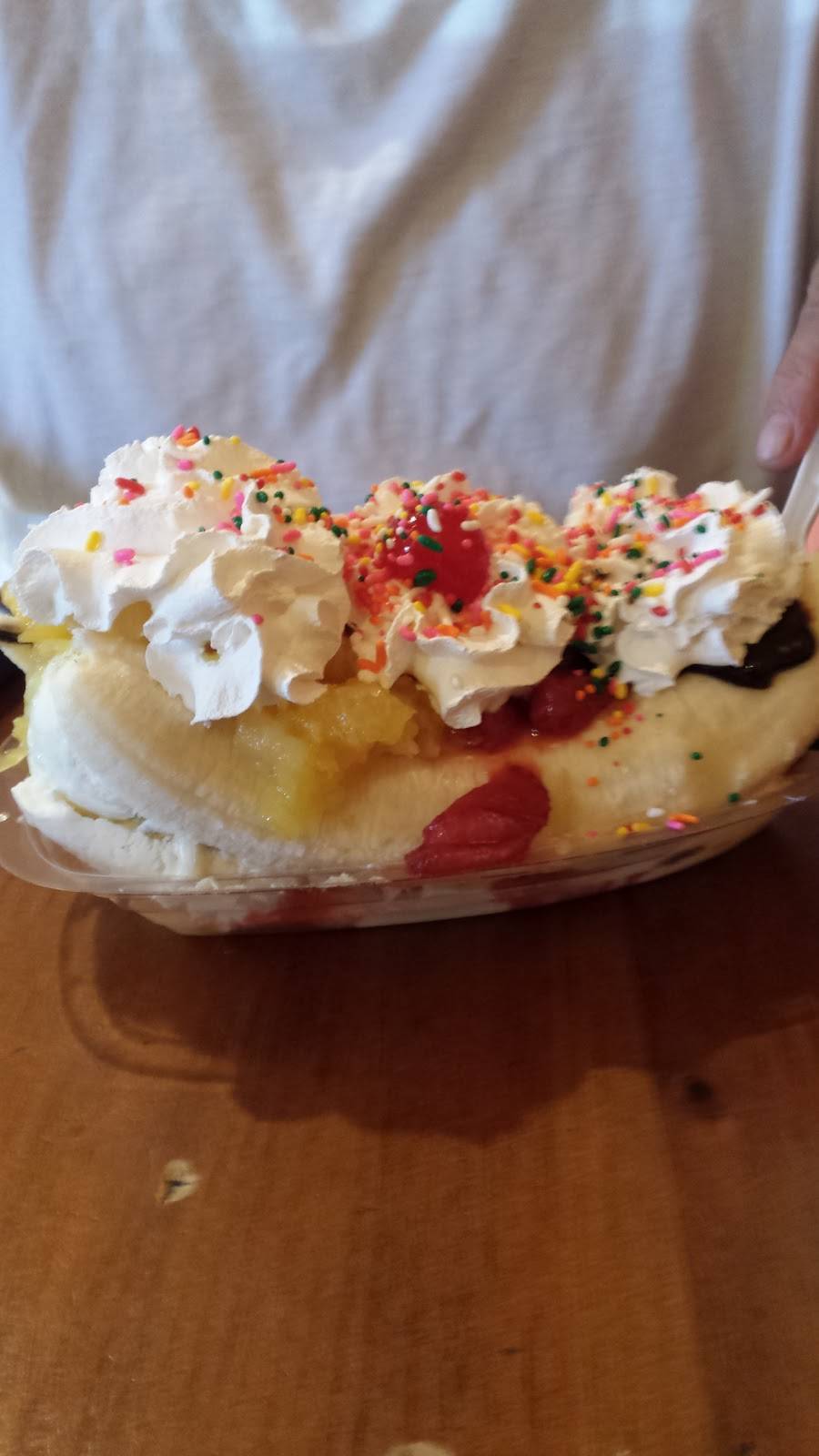 Moolicious Farm | restaurant | 258 Feeding Hills Rd, Southwick, MA 01077, USA | 4135691700 OR +1 413-569-1700