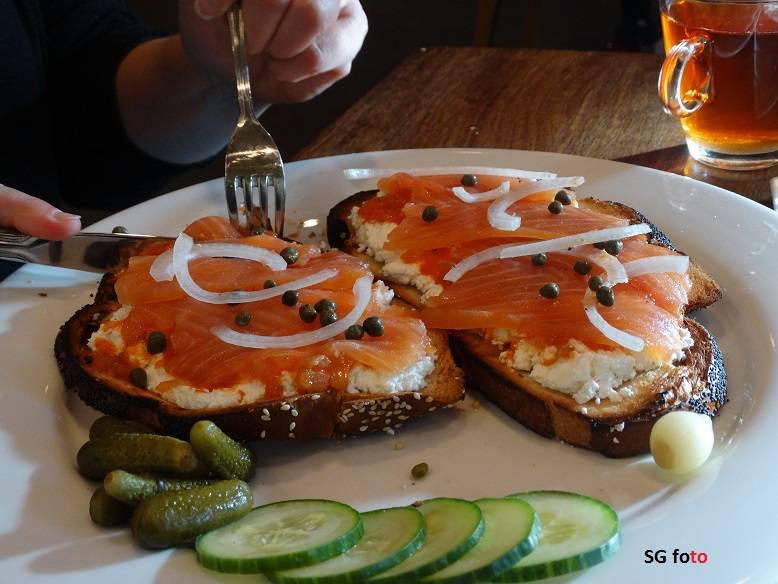 Lox Cafe | restaurant | 36 Battery Pl, New York, NY 10280, USA | 6464374231 OR +1 646-437-4231
