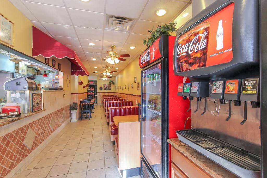 Bella Roma Pizza Kitchen | restaurant | 9 E Woodland Ave, Springfield, PA 19064, USA | 6105410900 OR +1 610-541-0900