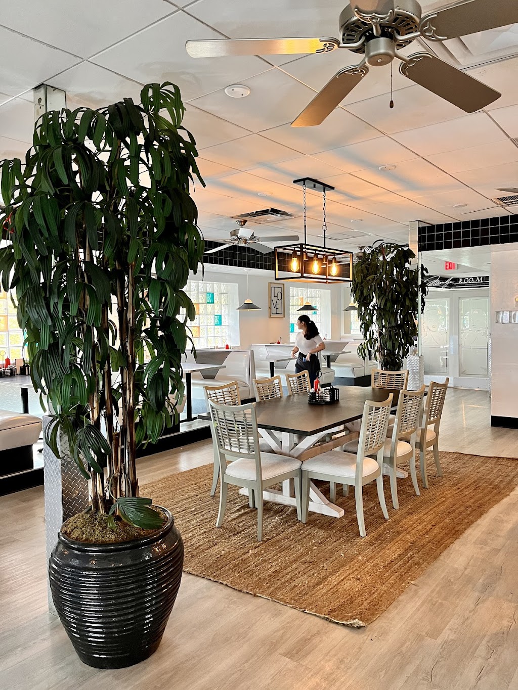 BEES KNEES DINER DELRAY BEACH | restaurant | 2410 N Federal Hwy, Delray Beach, FL 33483, USA | 5614552809 OR +1 561-455-2809