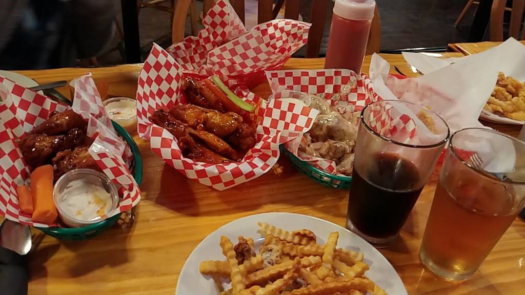 Joseys Taphouse | restaurant | 102 W 2nd St, Salisbury, MO 65281, USA | 6603885679 OR +1 660-388-5679