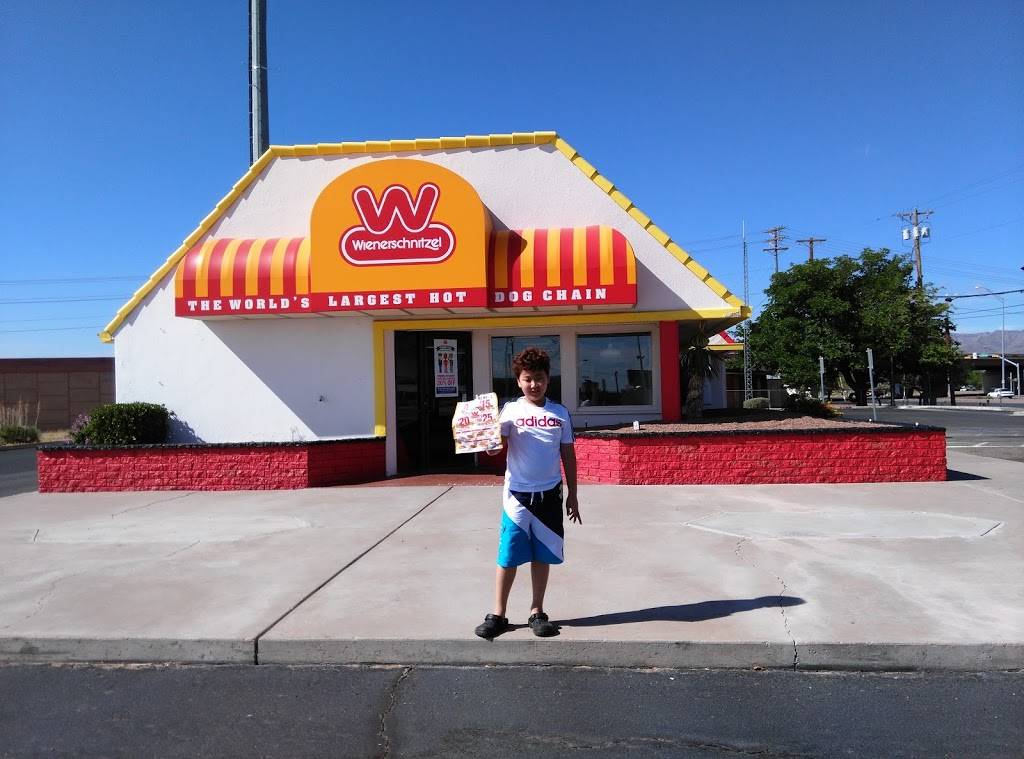 Wienerschnitzel | restaurant | 10008 Dyer St, El Paso, TX 79924, USA | 9157553620 OR +1 915-755-3620