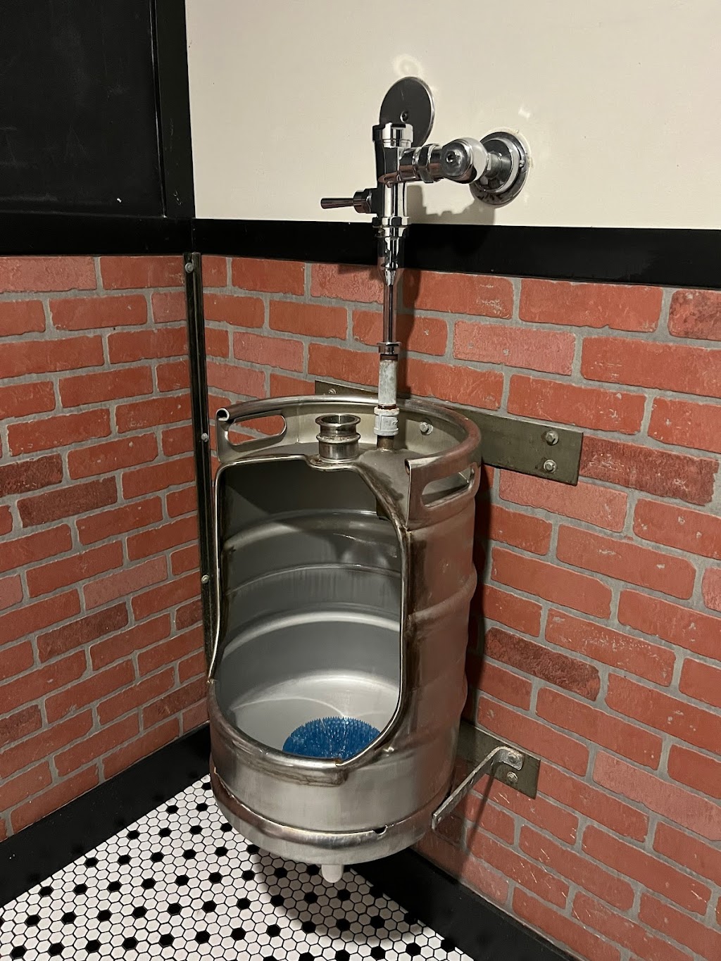 Westwood Brewing Co | restaurant | 8162 Main St, Rathdrum, ID 83858, USA | 2087123423 OR +1 208-712-3423