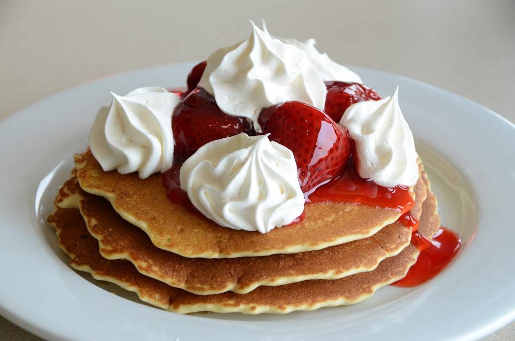 Old Town Family Restaurant | restaurant | 2107 Camanche Ave, Clinton, IA 52732, USA | 5632420130 OR +1 563-242-0130