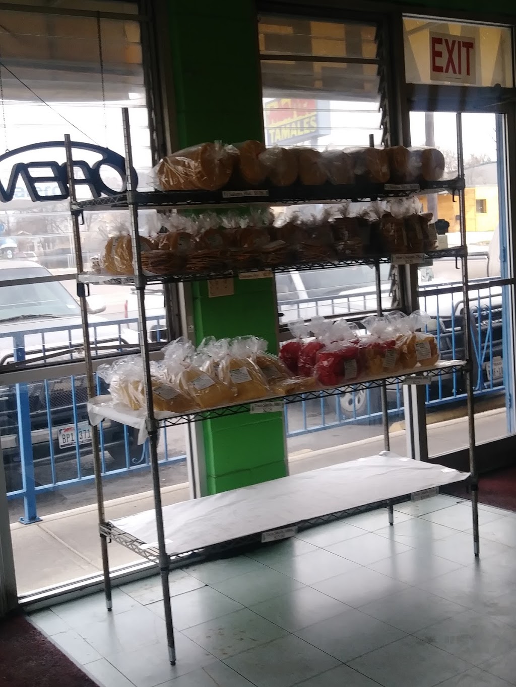 Adelita Tamales & Tortilla | restaurant | 1130 Fresno Drive, San Antonio, TX 78201, USA | 2107335352 OR +1 210-733-5352